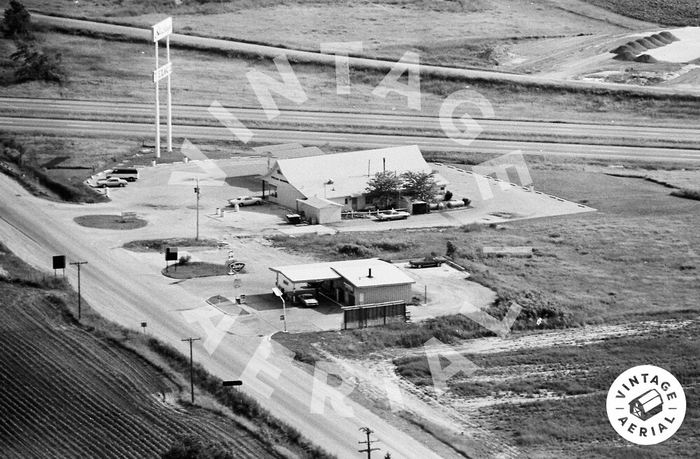 Stuckeys - Coopersville - 125 S 68Th St (newer photo)